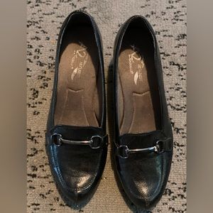 Aerosols dress shoe
